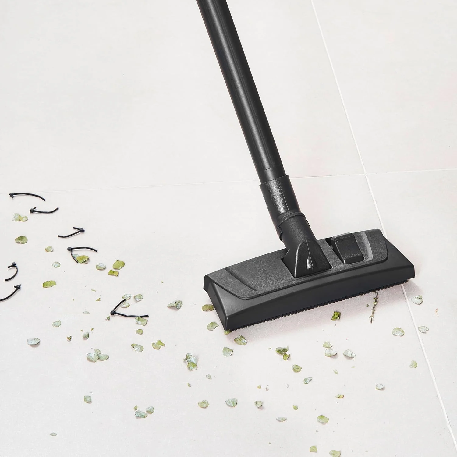 Karcher Drum Vacuum Cleaner, 1800W Max Power with 20L Container and Blower Function DVAC 1800 - Image 7