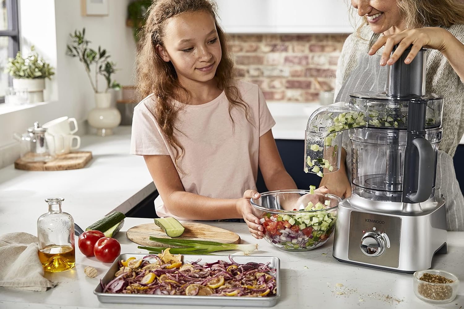 Kenwood MultiPro Express Food Processor, 1000 Watt, 3 Liter, Silver - FDP65.880SI - Image 6